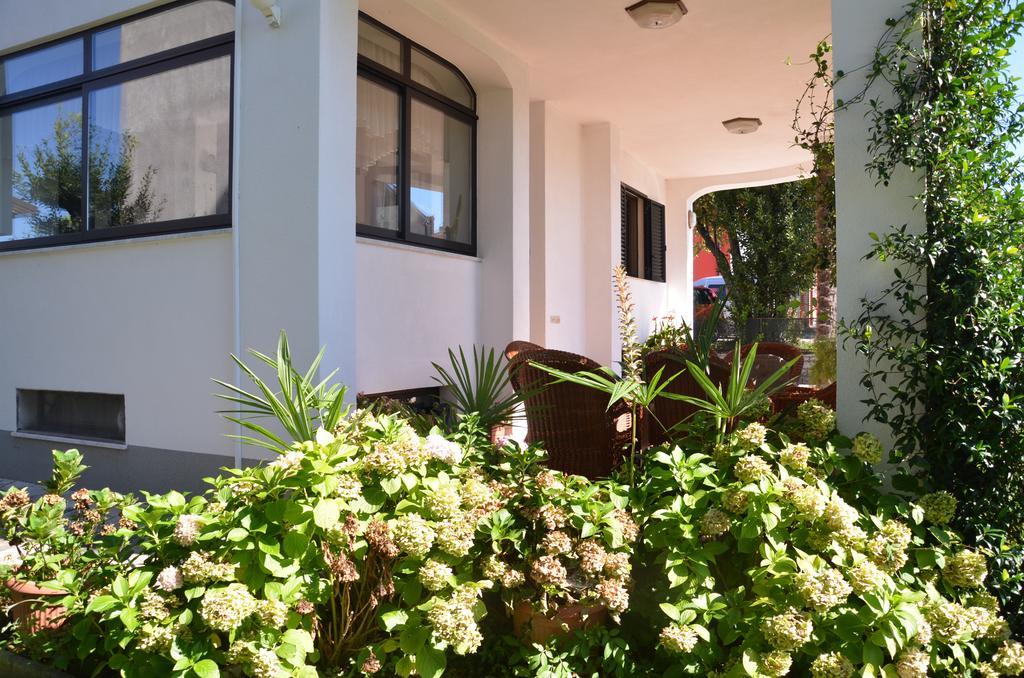 Apartments Bertok Capodistria Esterno foto